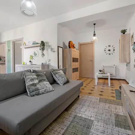 Genova 3 Pet Friendly Flat Iglesias