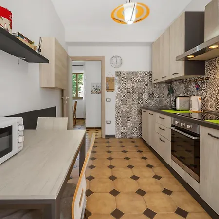 Genova 3 Pet Friendly Flat Semesterbostad